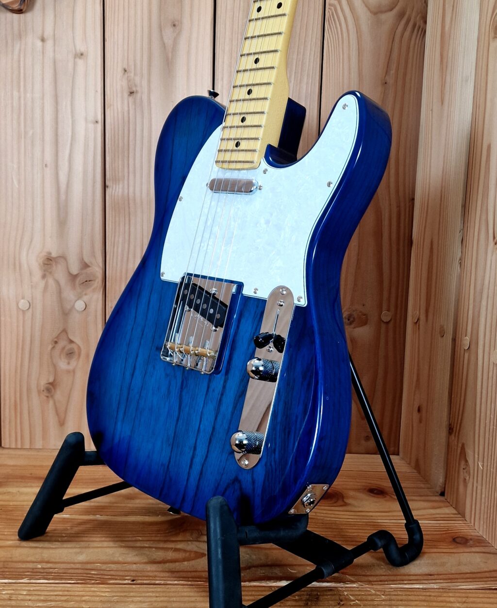 FGN E-Gitarre, Neo Classic TE100, SS FGN Pickups, See-Thru Blue Burst, Gigbag – Bild 4