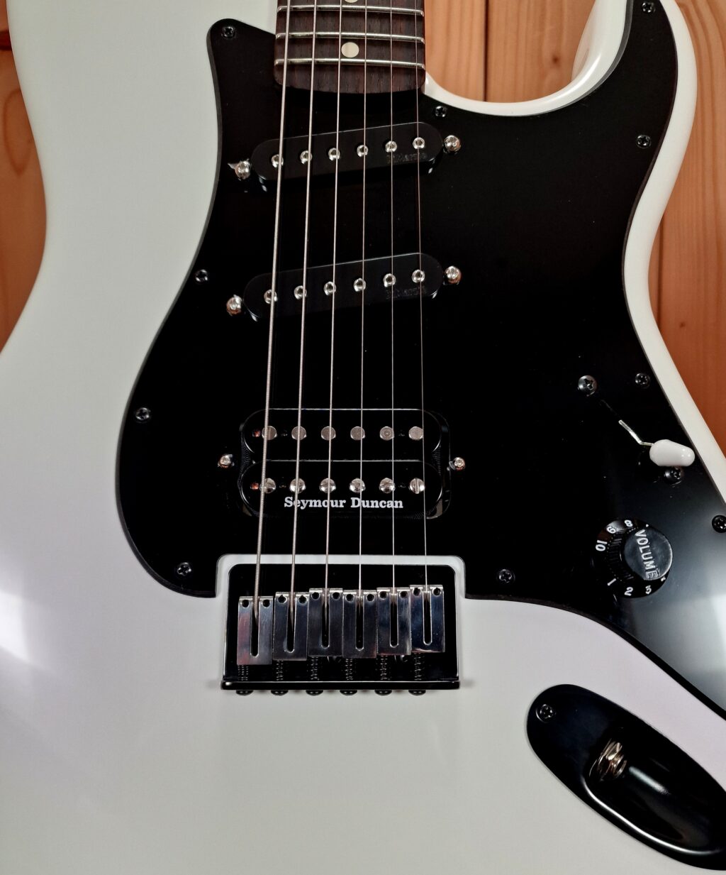 Charvel Jake E Lee USA Signature Model RW  Pearl White with Lavender Hue – Bild 9