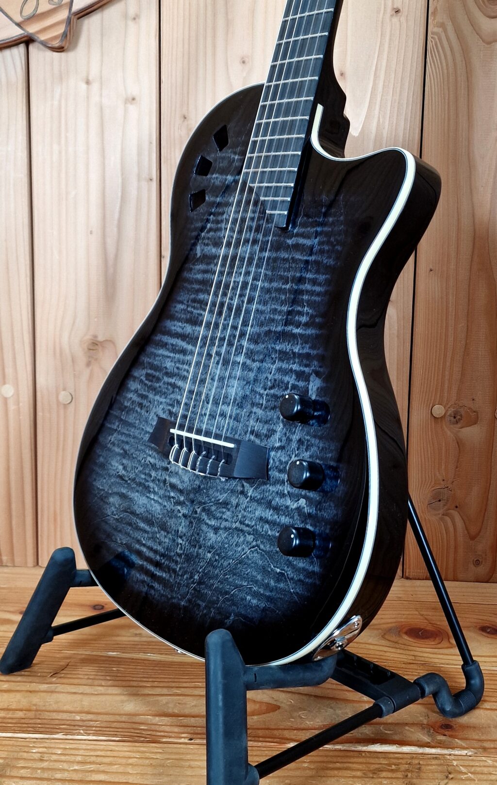 Cordoba Stage E- Klassikgitarre in Black Burst – Bild 7