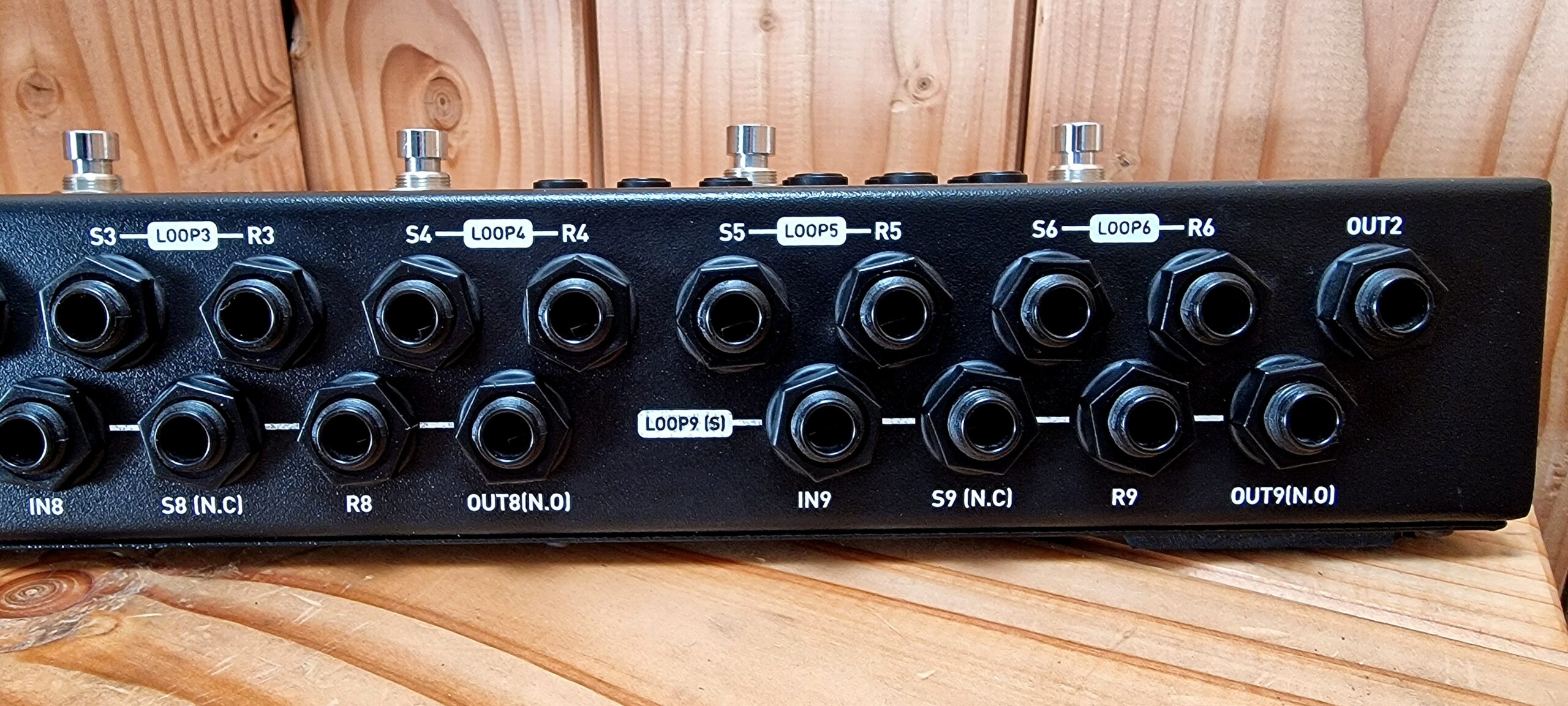 Moen GEC9 MK I, Effects Routing System, Loopswitcher - J's
