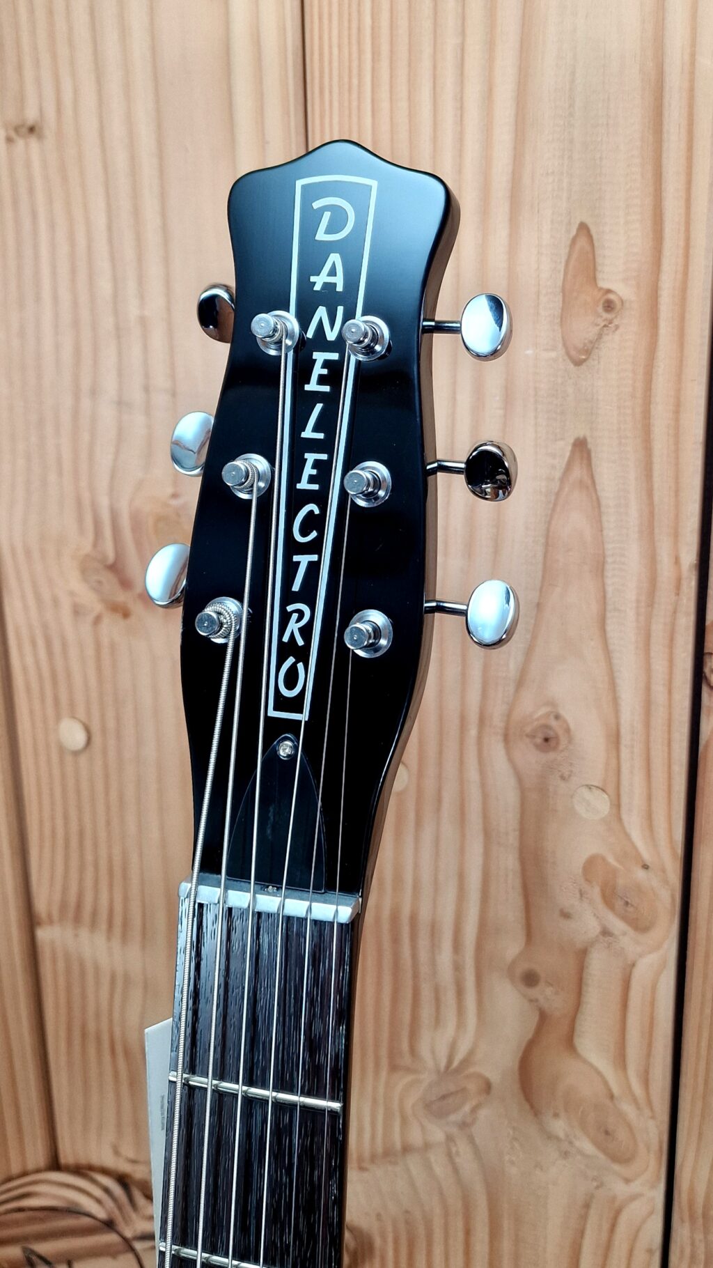 Danelectro 56 Baritone Pro, Red Burst DH – Bild 3