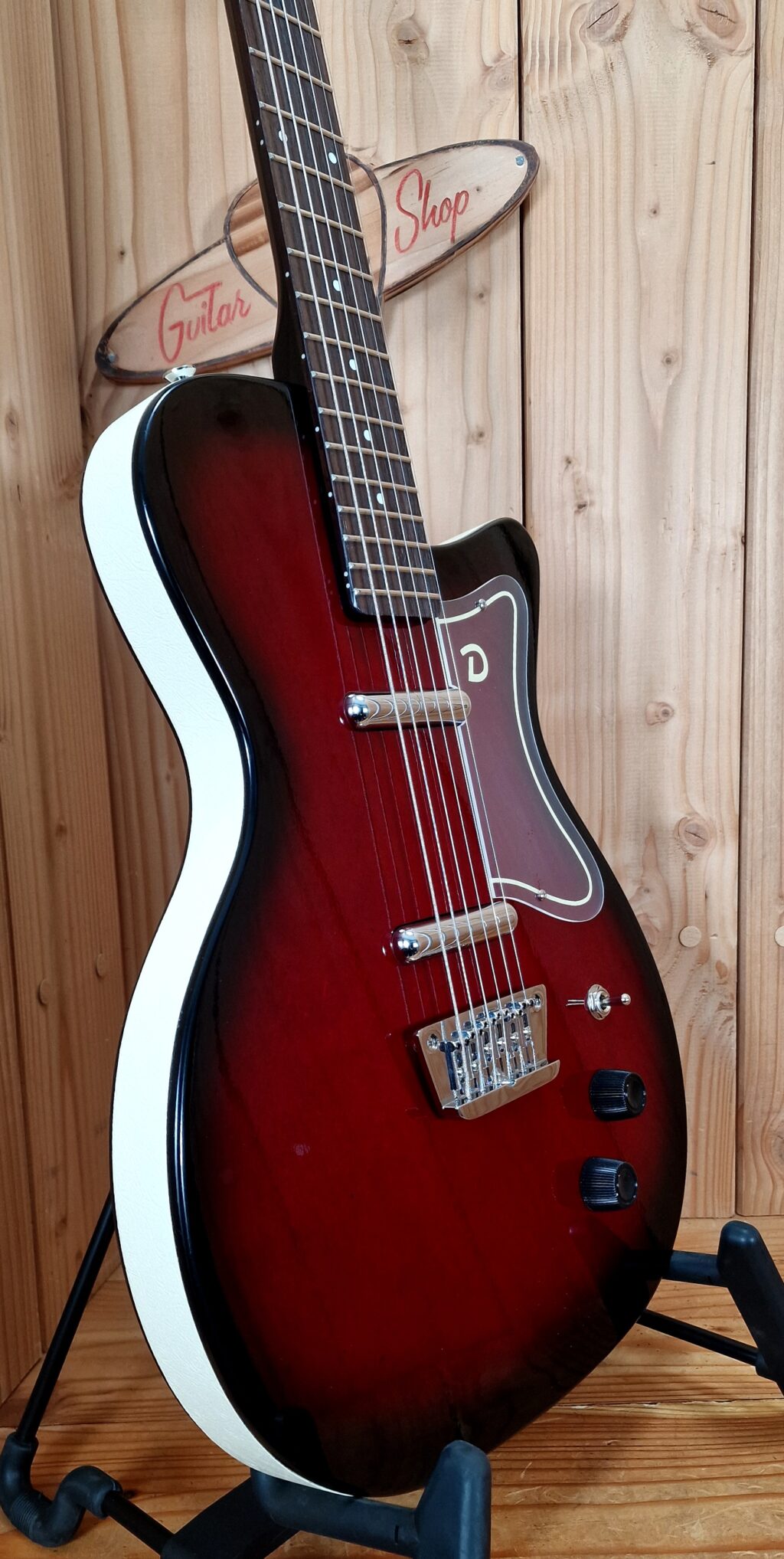 Danelectro 56 Baritone Pro, Red Burst DH – Bild 8