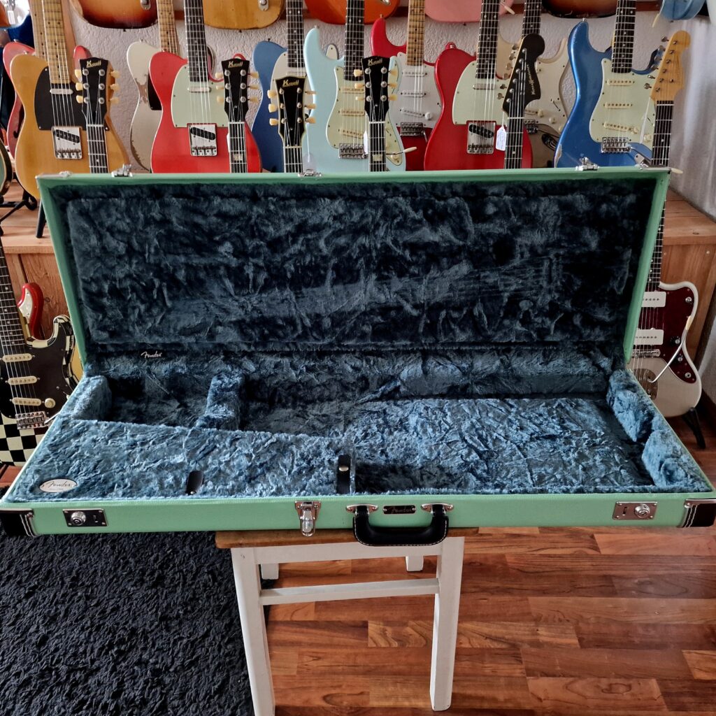 Fender Classic Case Surf Green, Koffer für S&T Style Gitarren