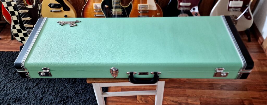 Fender Classic Case Surf Green, Koffer für S&T Style Gitarren – Bild 4