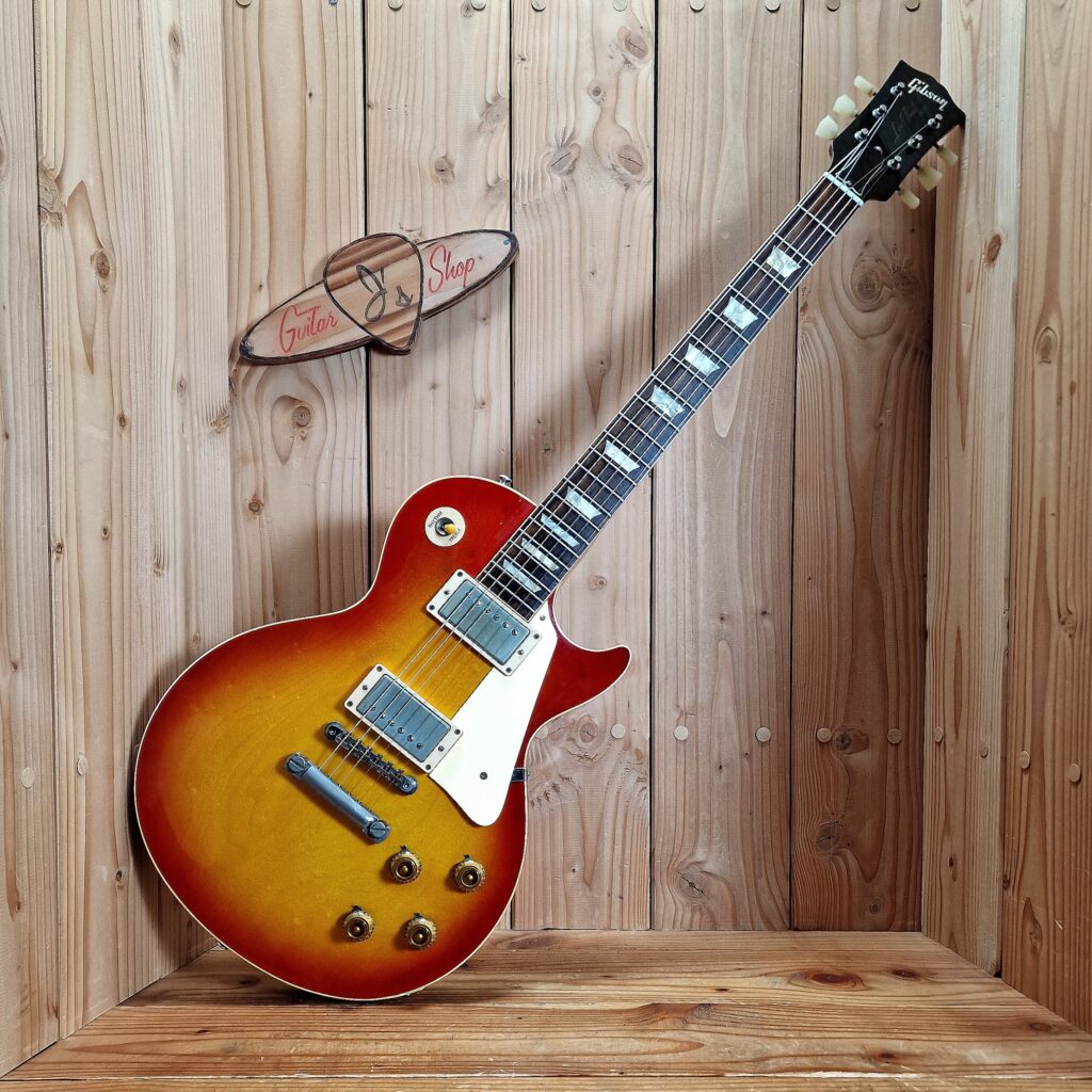 Gibson Custom Shop ’58 Les Paul Standard Reissue Plaintop VOS, Cherry Sunburst Bj. 2006