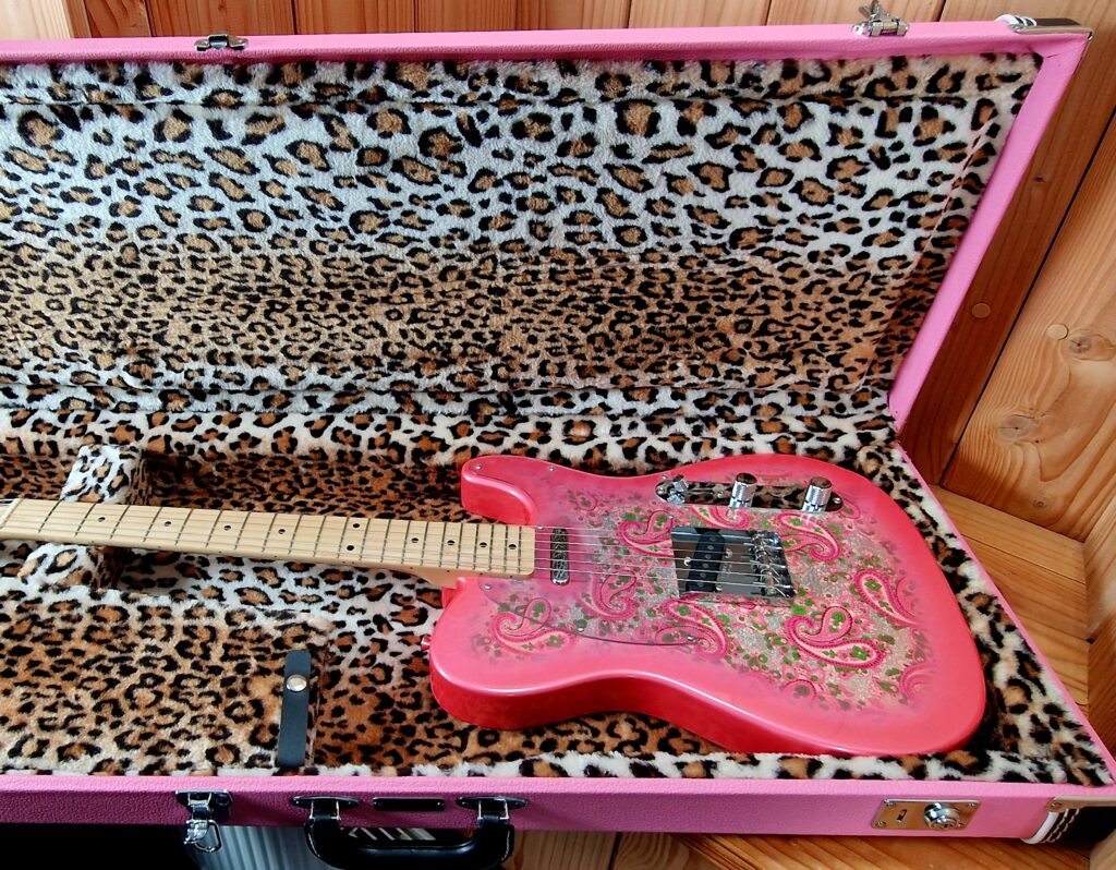 Fender Classic 69 Telecaster Pink Paisley, miJ Bj. 2016 incl. Pink Fender Case – Bild 4