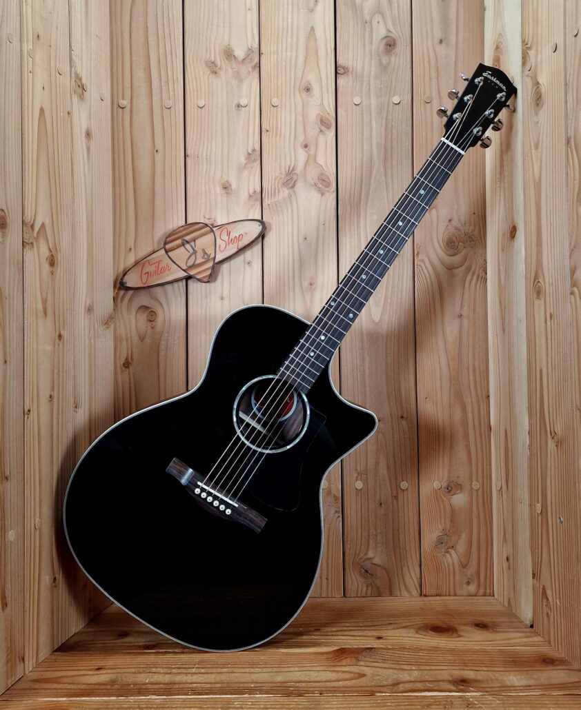 Eastman PCH2-GACE Black, Grand Auditorium mit Gigbag