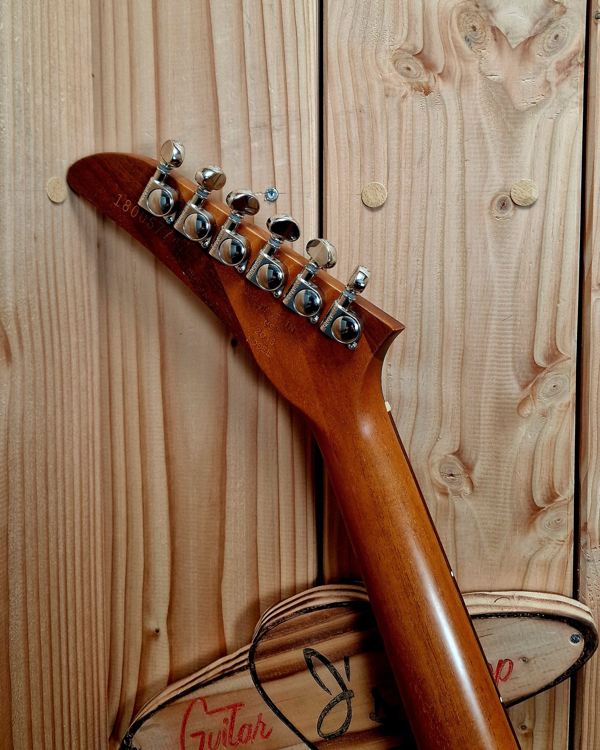 Gibson Explorer Bj.2018 Antique Natural, Maestro Tremolo – Bild 12