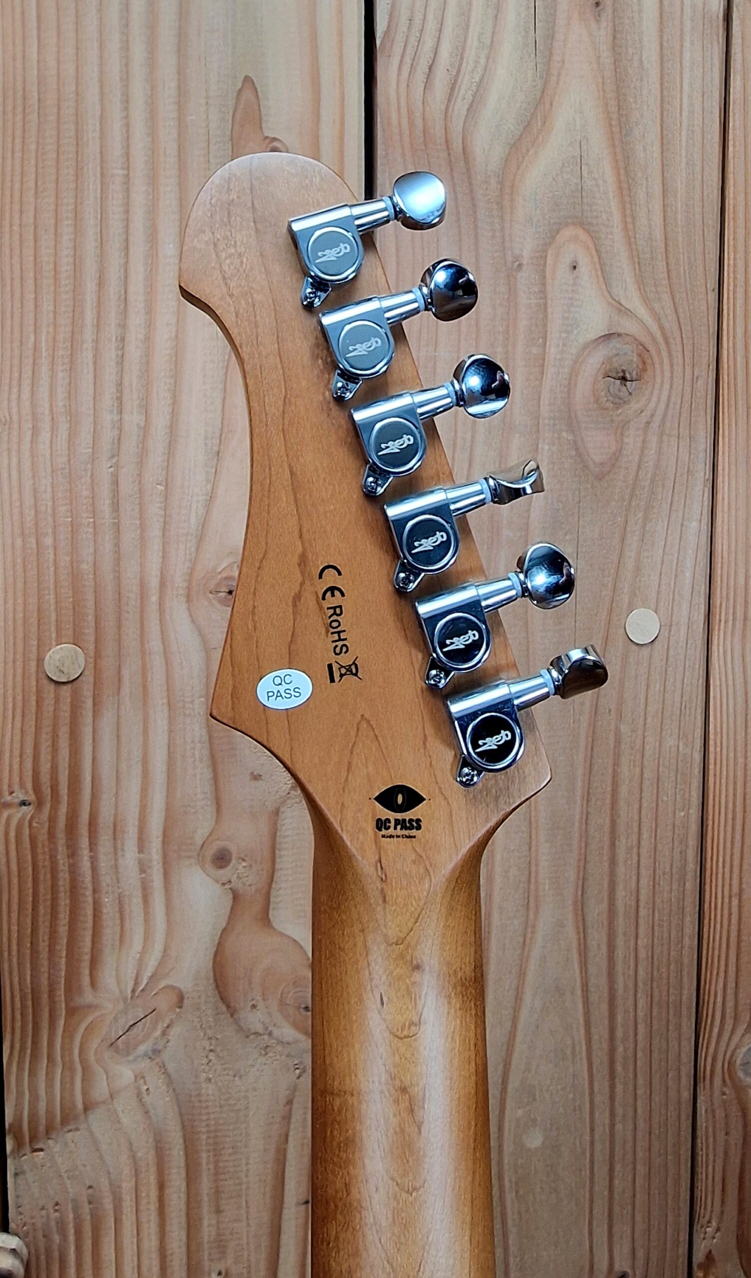 Jet Guitars JJ-350 Baritone Moonburst, 27" Baritone Gitarre – Bild 7