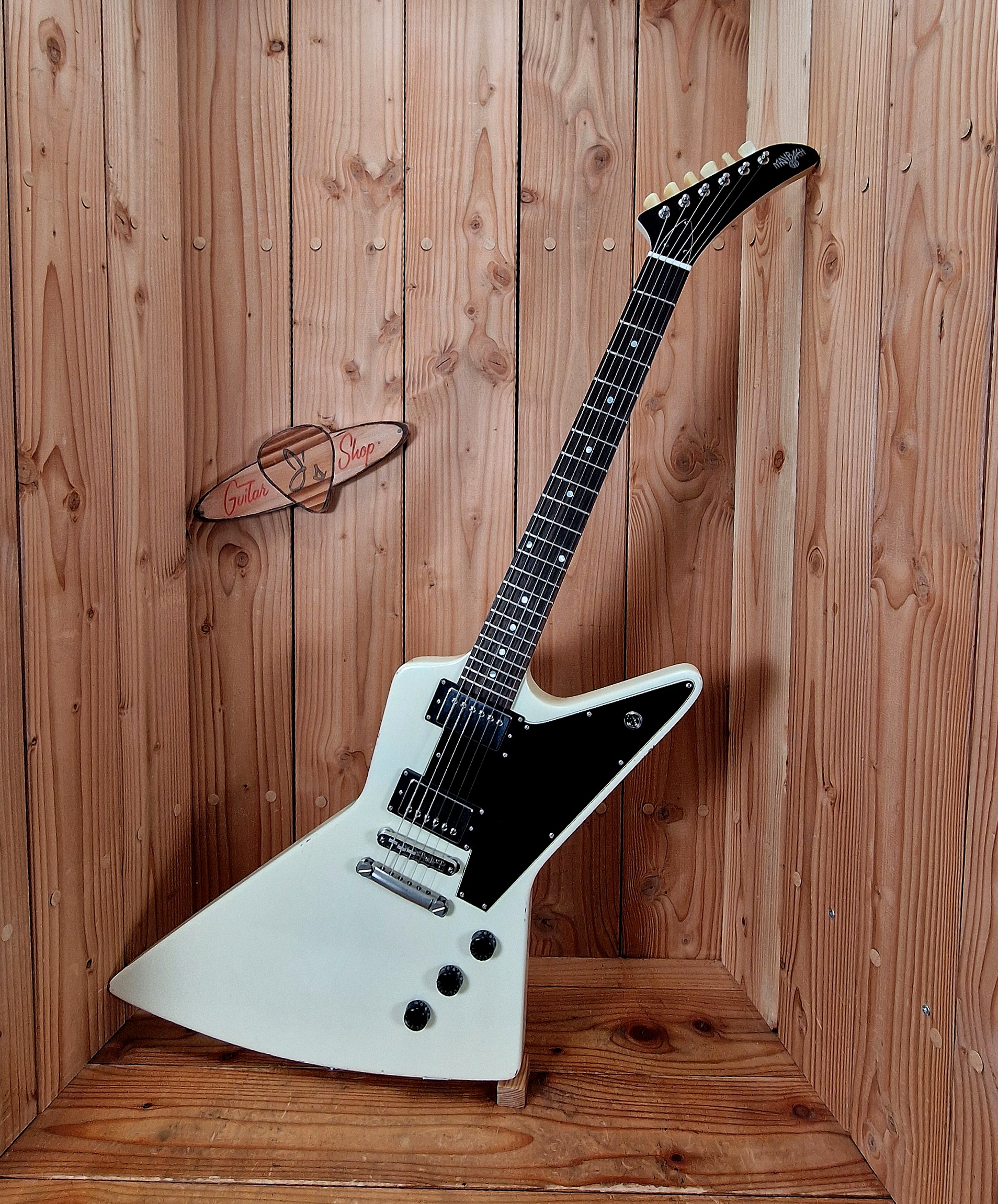 Maybach X-Wing Vintage White aged