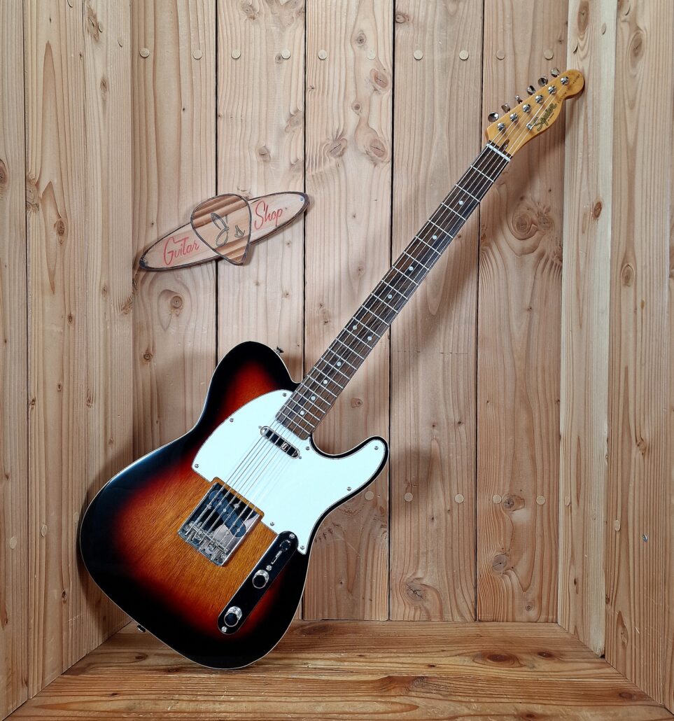 Squier Classic Vibe Tele Custom Baritone Sunburst