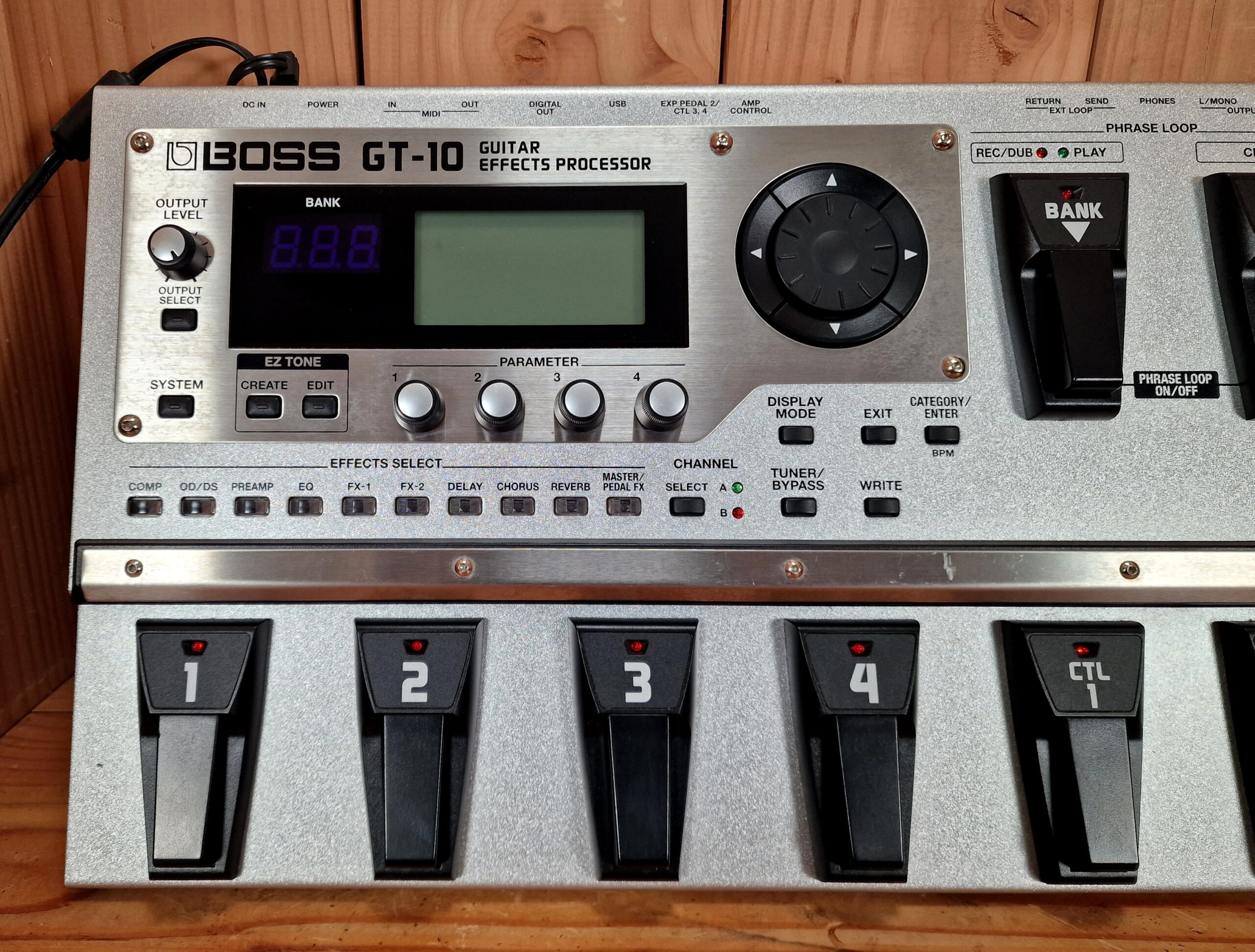 Boss GT-10 Guitar Effects Processor & Pre-amp – Bild 2