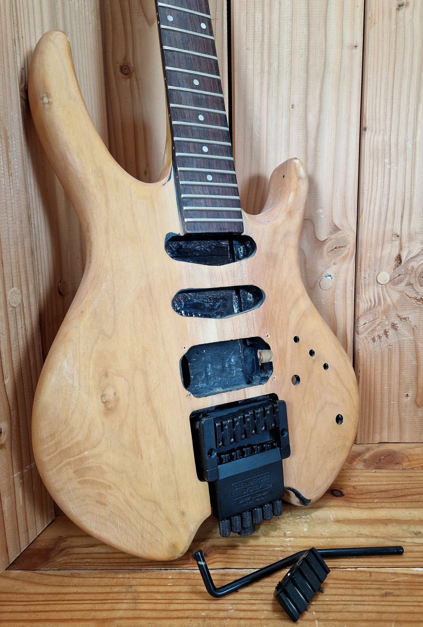 Hohner The Jack, Headless Gitarre, Professional Series 1990´s Korpusrohling & Steinberger Tremolo – Bild 3