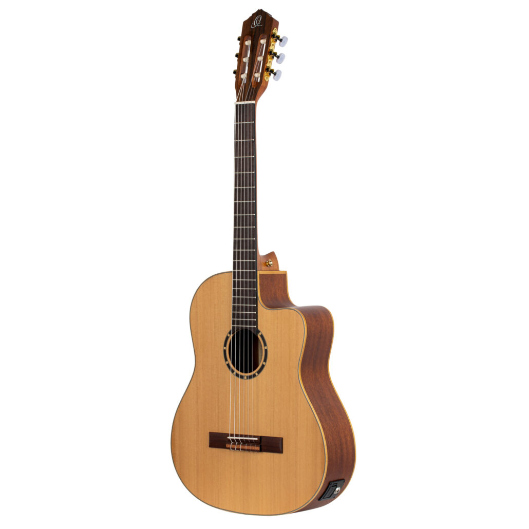 ORTEGA RCE-131SN Family Series Pro 4/4 Slim Neck Konzertgitarre 6 String - Massive Zeder / Mahagoni Natur + Bag