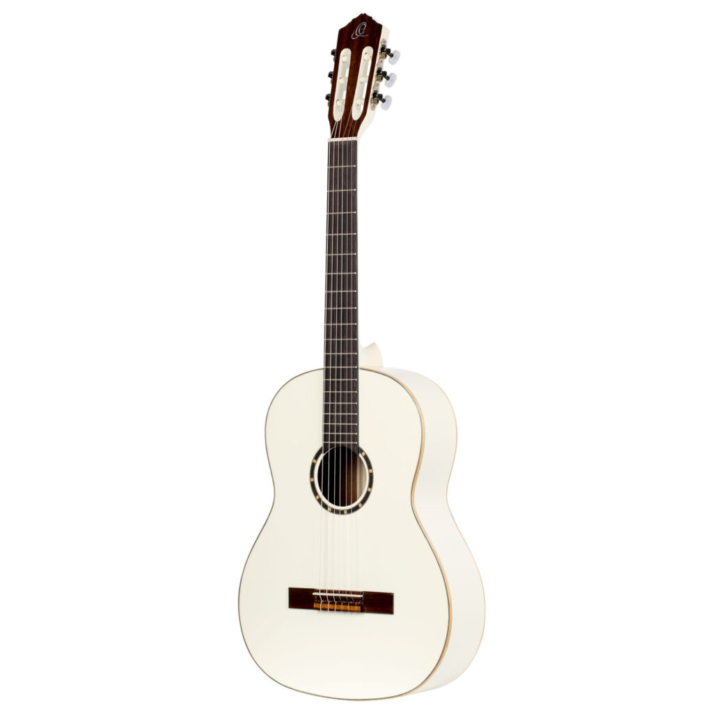 ORTEGA R121SNWH Family Series 4/4 Slim Neck Konzertgitarre 6 String - Weiß + Bag