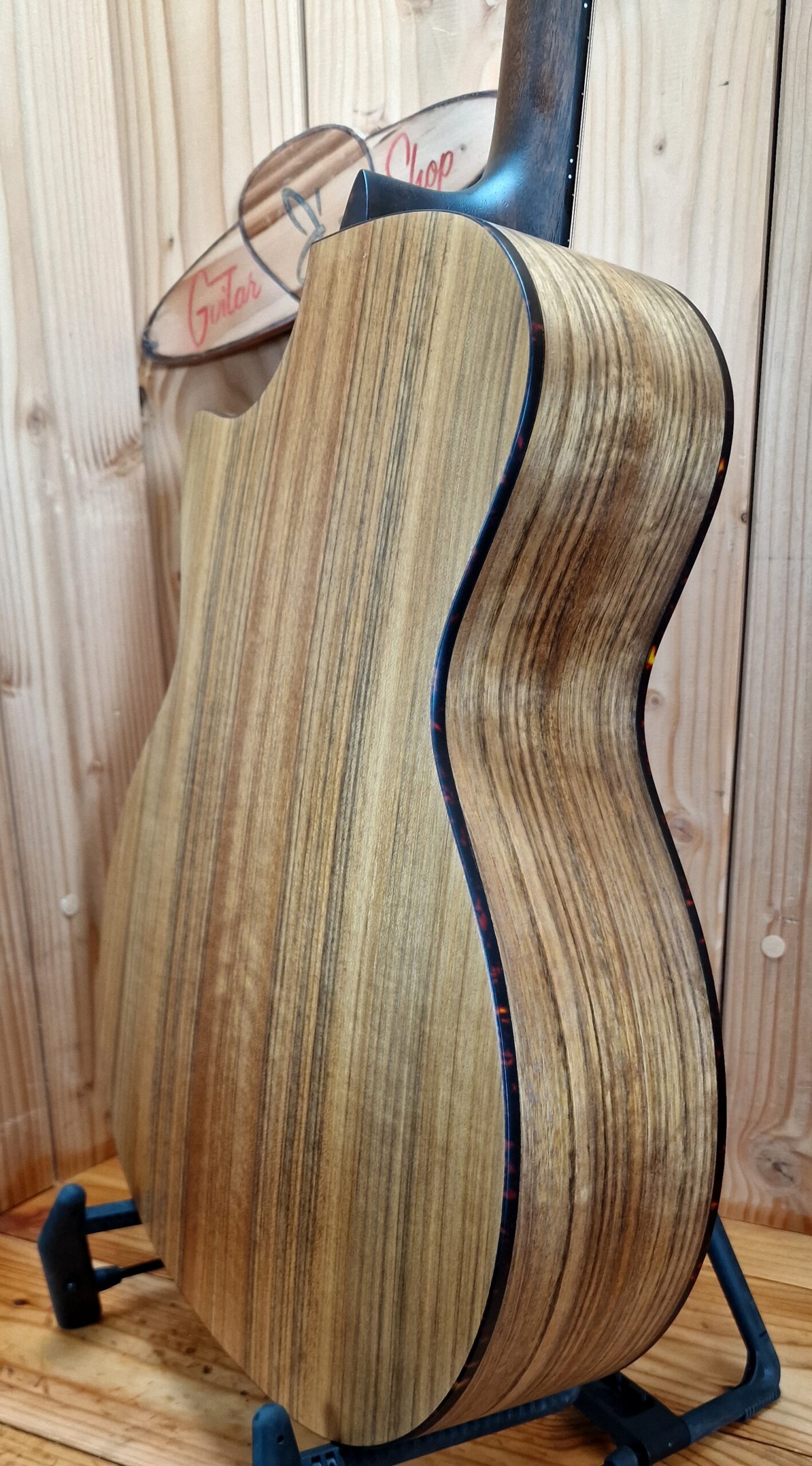 Eastman AC222CE-CLA, Grand Auditorium Westerngitarre – Bild 11