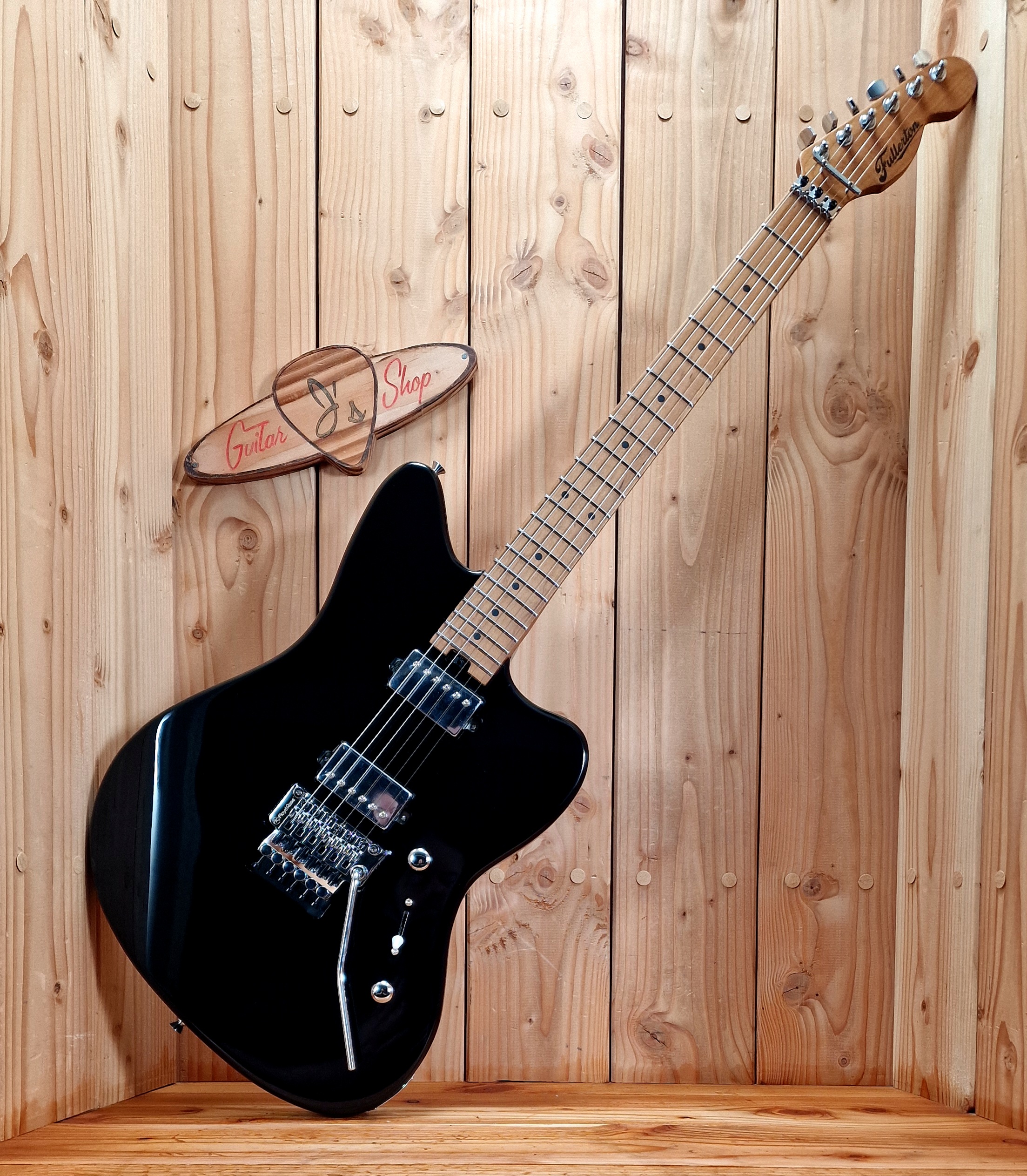 Fullerton Guitars OFF Series black, Floyd Rose, Flamed Maple Neck. Demo
