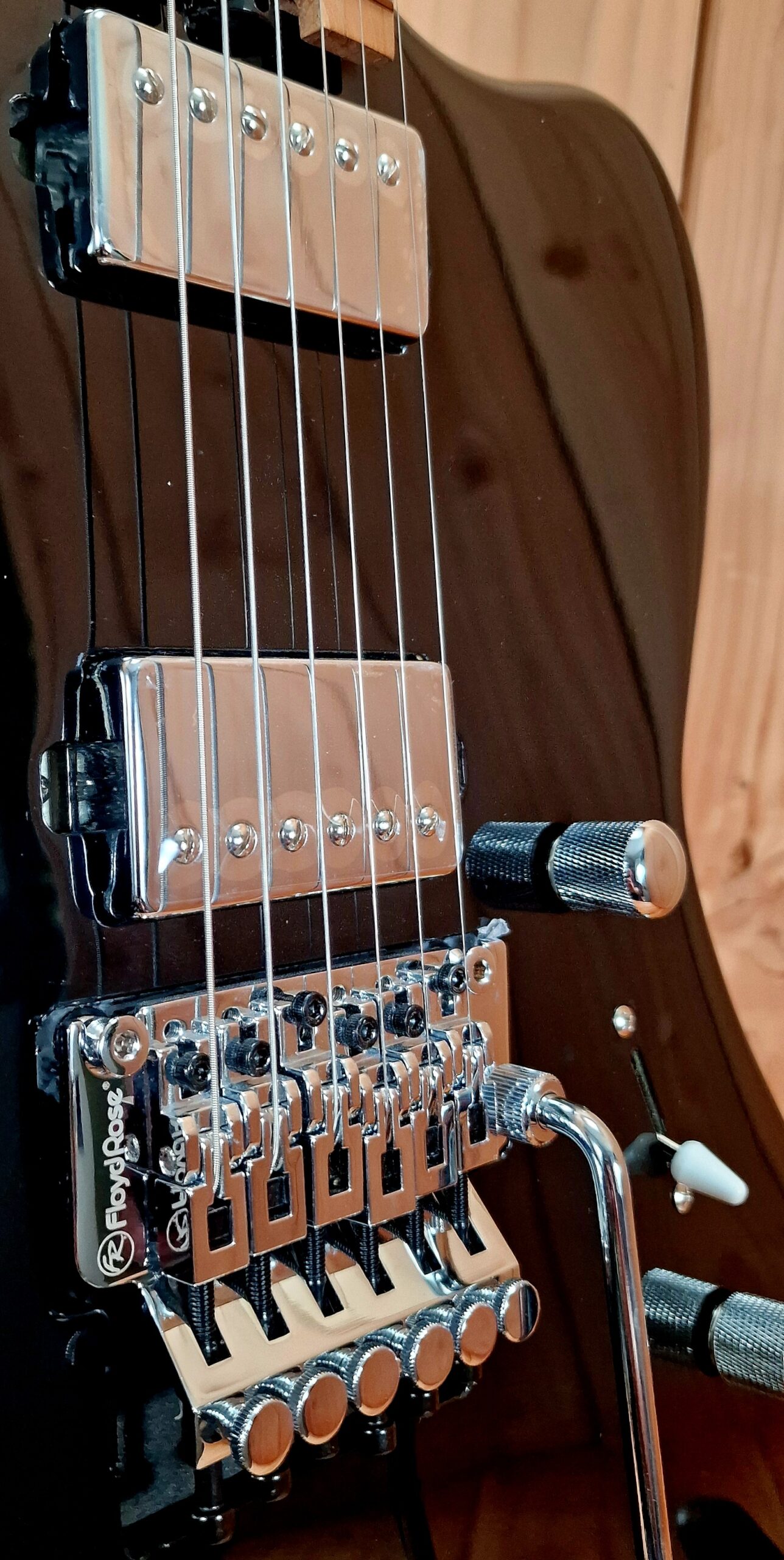 Fullerton Guitars OFF Series black, Floyd Rose, Flamed Maple Neck. Demo – Bild 6