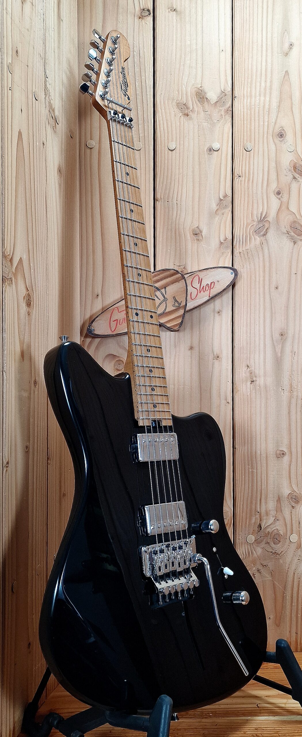 Fullerton Guitars OFF Series black, Floyd Rose, Flamed Maple Neck. Demo – Bild 8